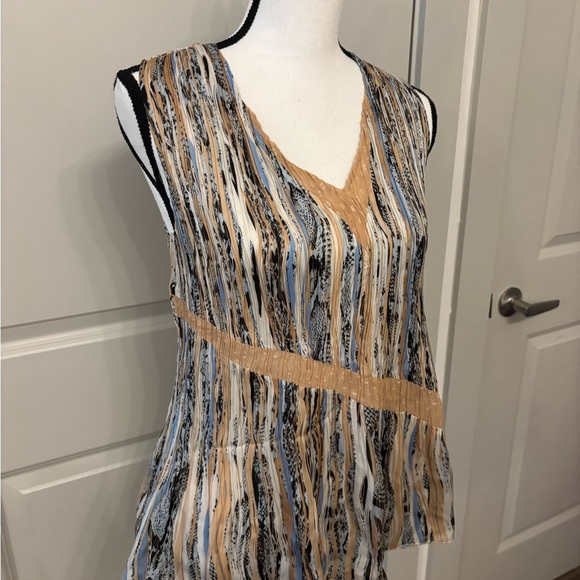 Alberto Makali tan and blue patterned flowy tank top blouse size L - Picture 4 of 16